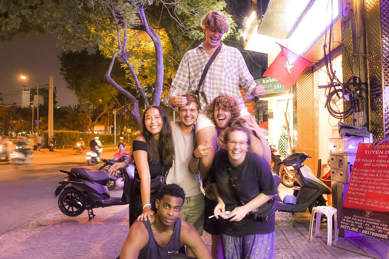 הו צ'י מין סיטי Hangout Hostel Hcm (Adults Only) מראה חיצוני תמונה