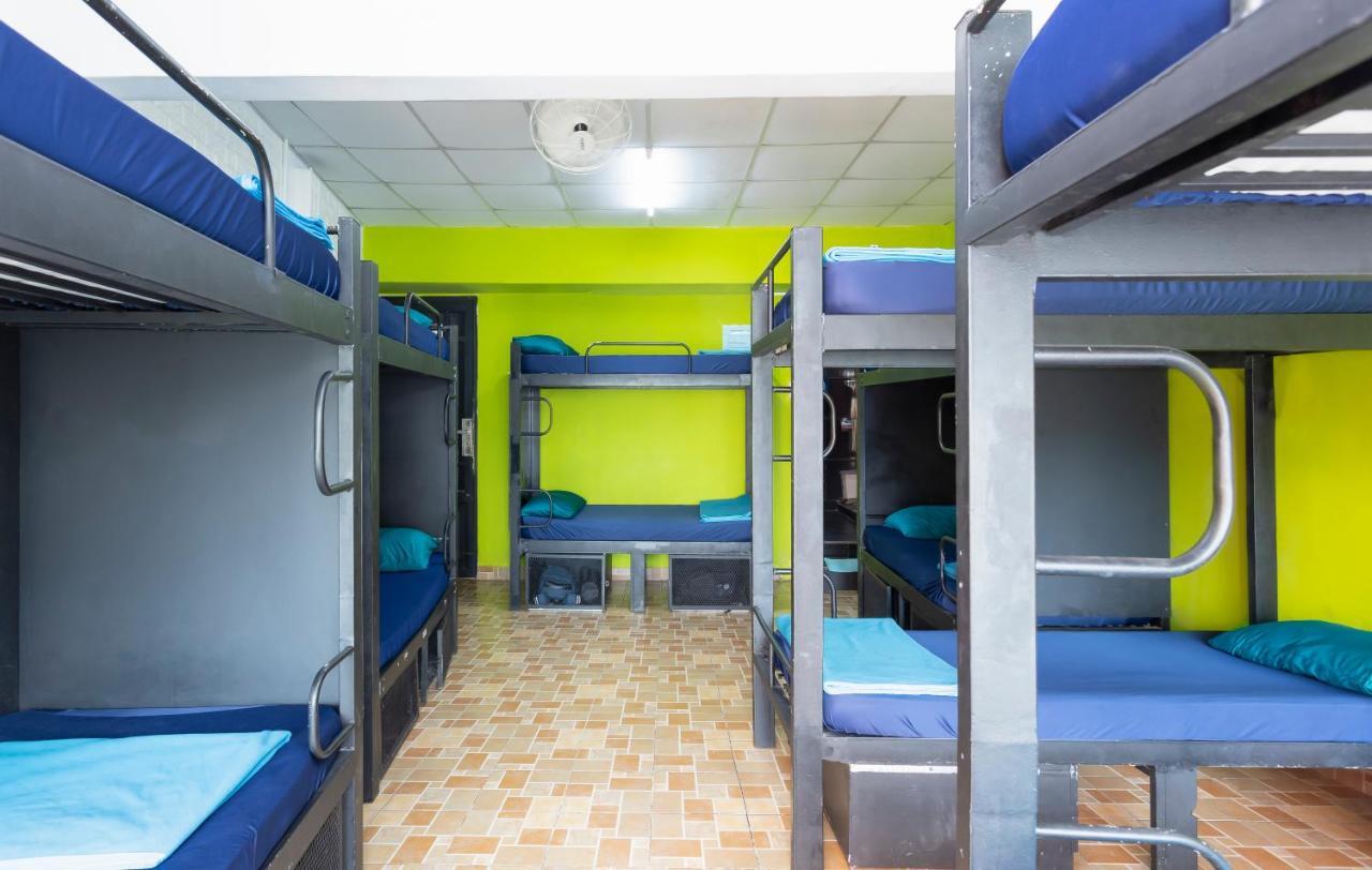 הו צ'י מין סיטי Hangout Hostel Hcm (Adults Only) מראה חיצוני תמונה